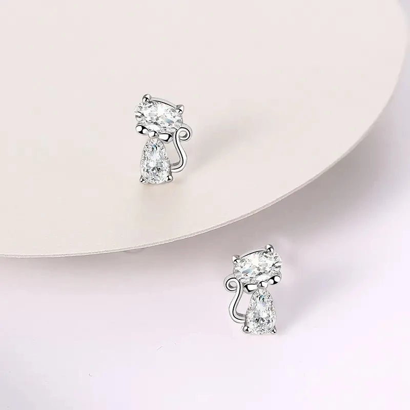 Charming 925 Silver Cat Earrings - Sparkling Elegance